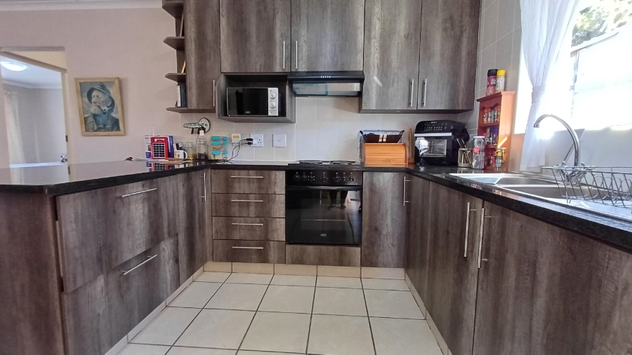 2 Bedroom Property for Sale in Hartenbos Central Western Cape